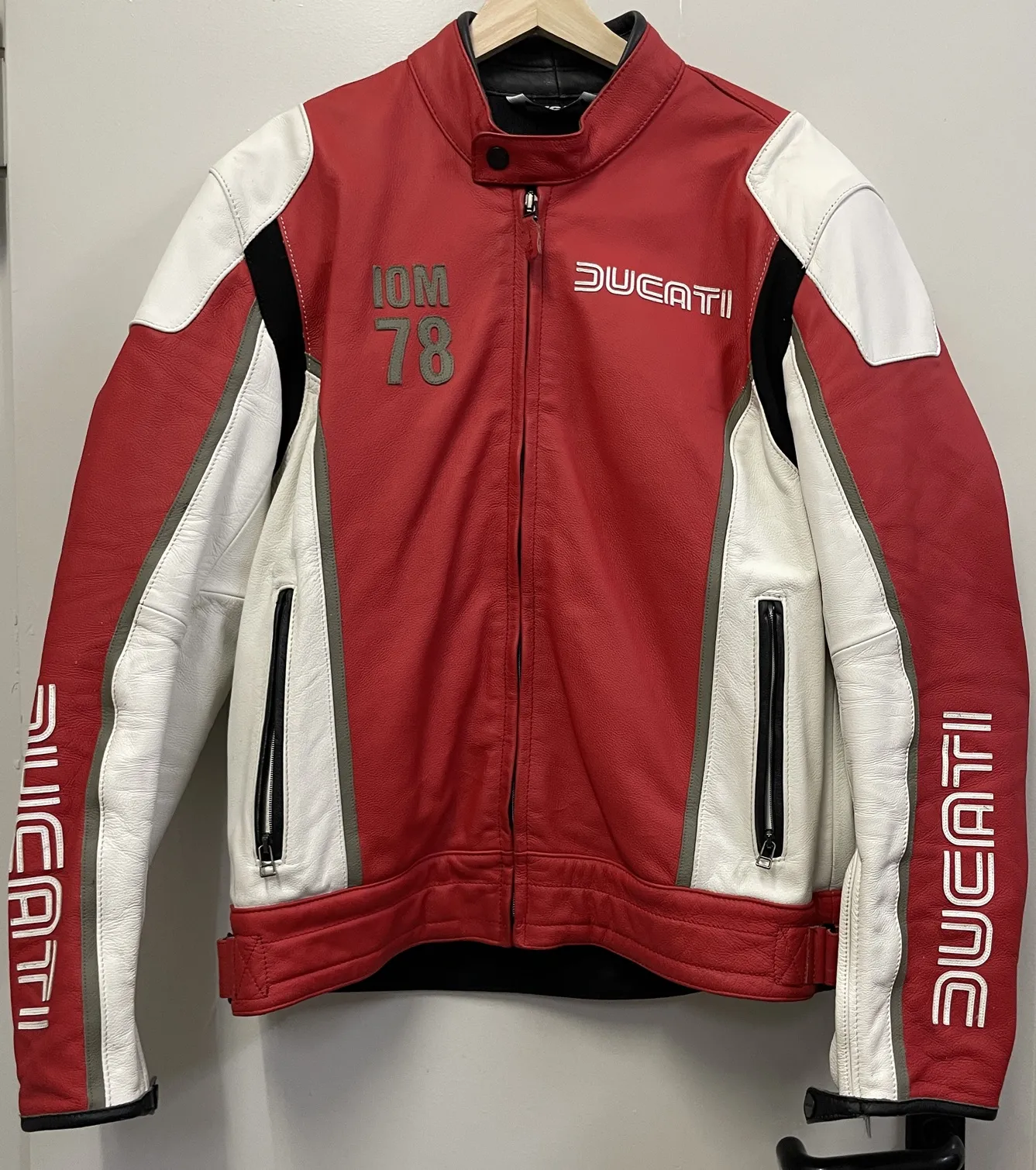 [PROCHE DU NEUF] Blouson cuir Dainese Ducati - Taille 54