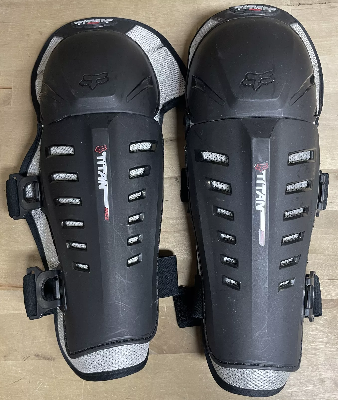 Protections genoux tibia FOX