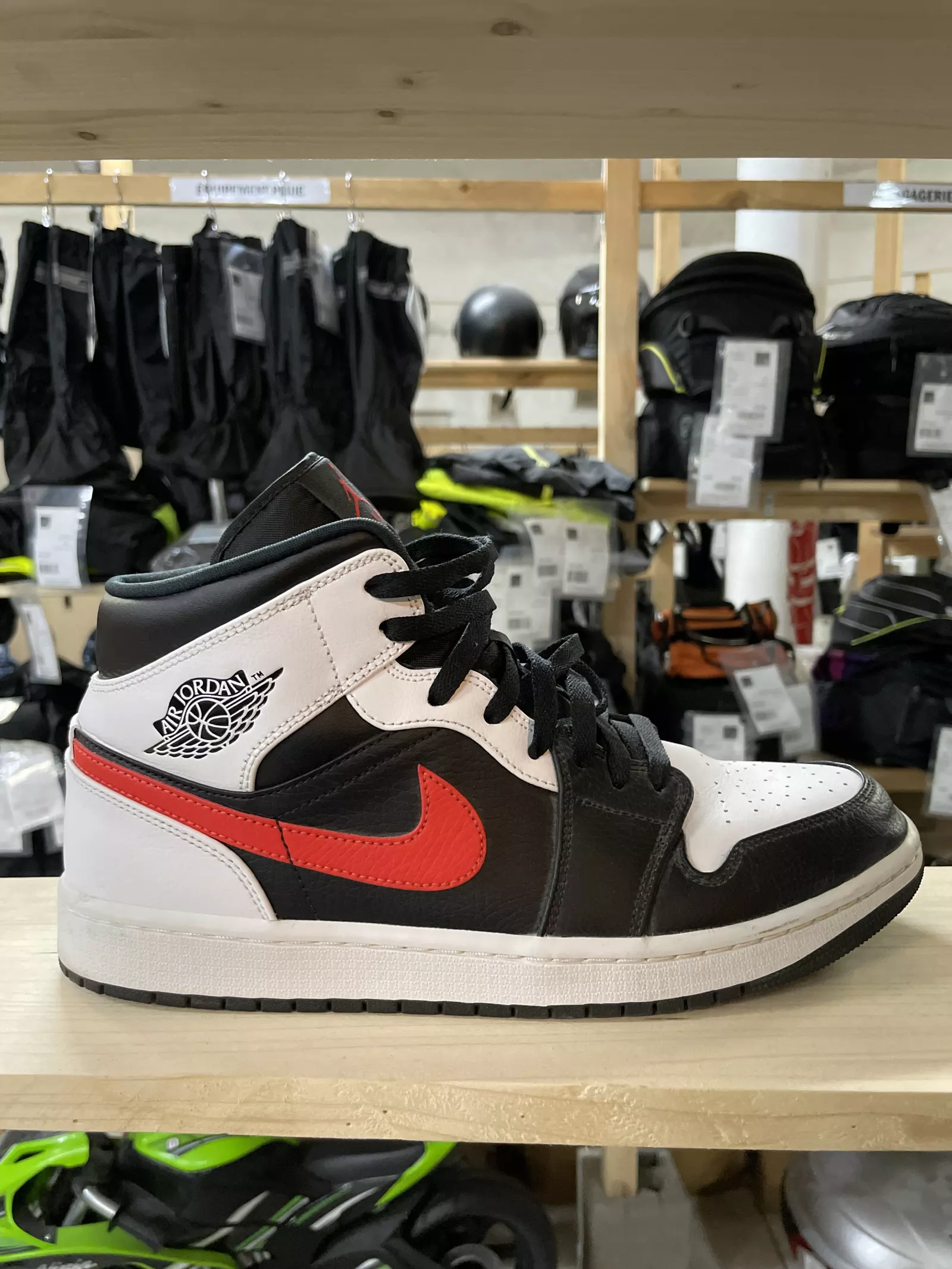 Jordan 1 Mid Noir/Rouge/Blanc