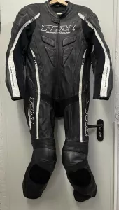 Combinaison cuir