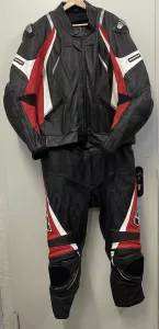 Combinaison cuir