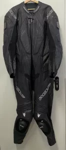 Combinaison cuir