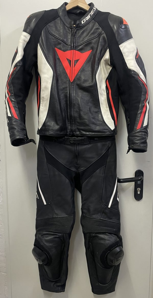 [RÉSERVÉ --> 11.04.2025 19h] Combinaison cuir 2 pièces Dainese - Taille 48
