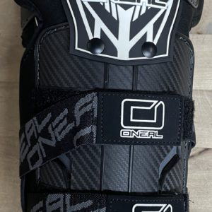 Protections genoux motocross enfants Oneal